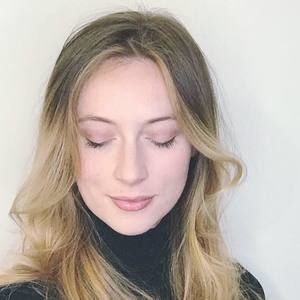 Meet your Posher, Caitlin